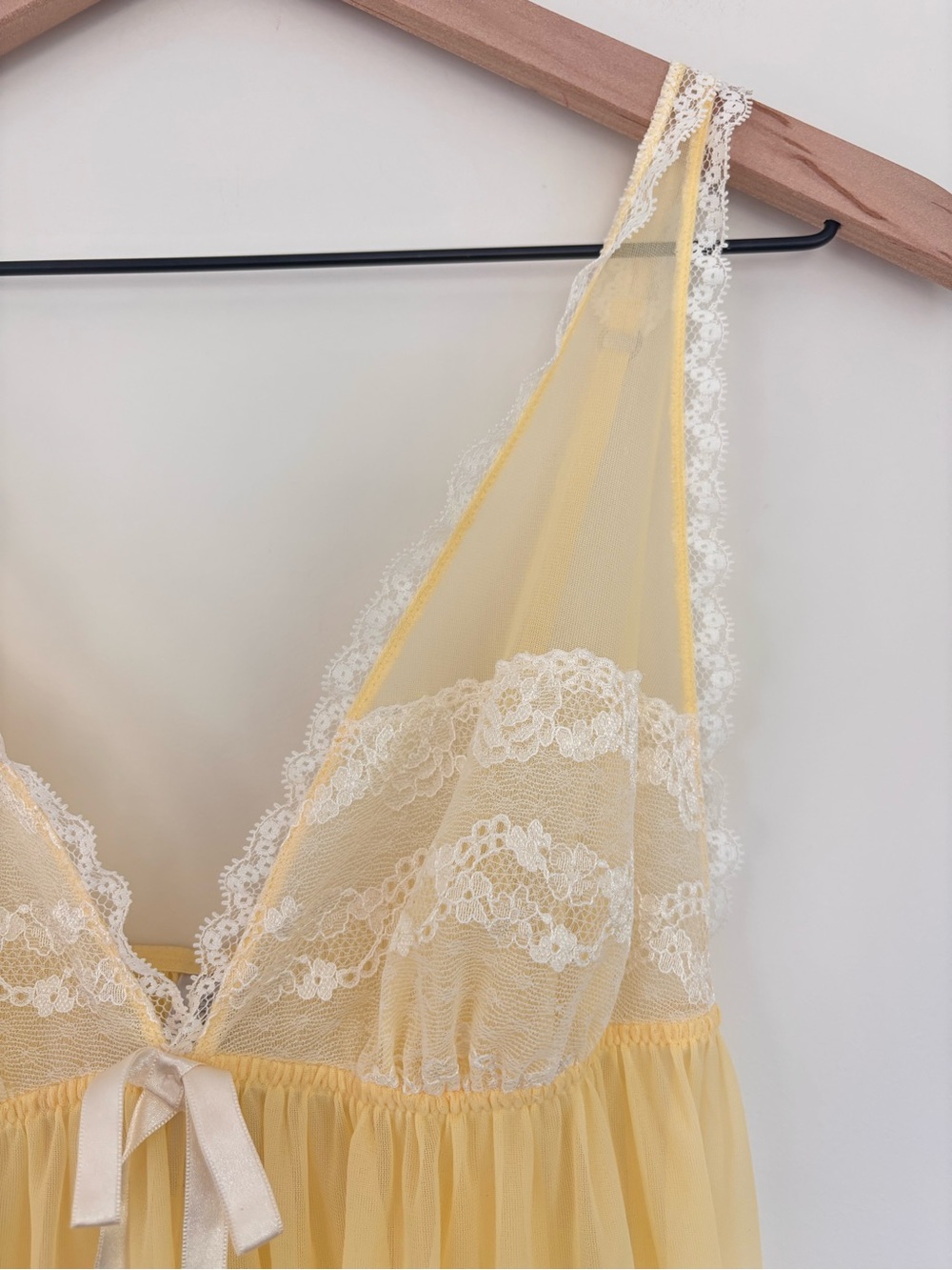 Victoria’s Secret Y2K Yellow Lace Babydoll Chemise Nightgown L - Picture 4 of 8